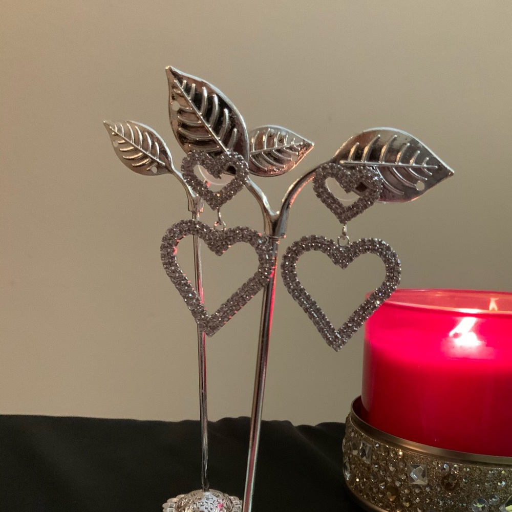 GLAMOROUS HEART RHINESTONES DANGLE DROP EARRINGS - Picture 4 of 6